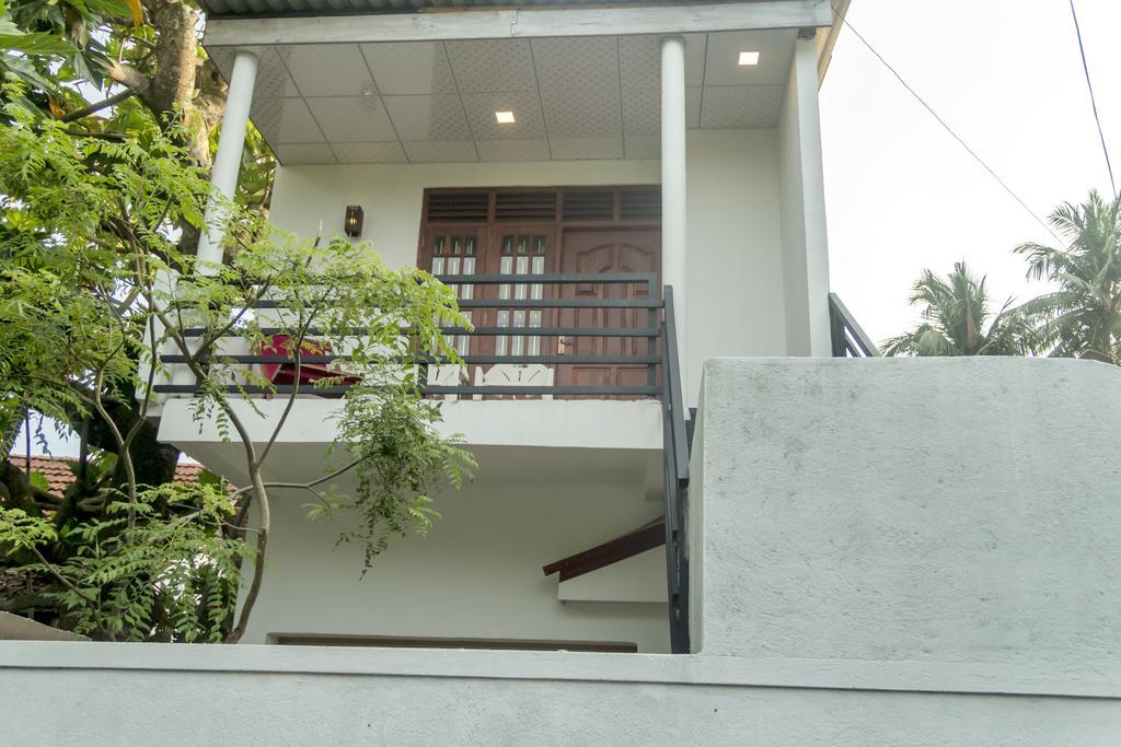 Hotel Desitha Family House à Mirissa Extérieur photo