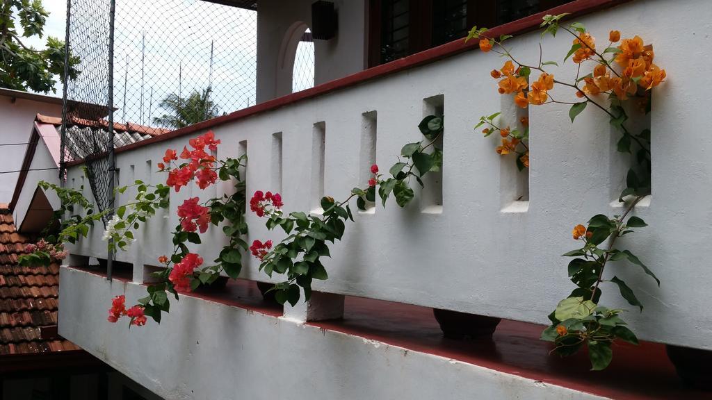 Hotel Desitha Family House à Mirissa Extérieur photo